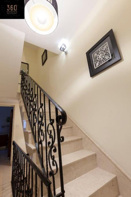 Beautiful, Typical Maltese 4Br Home With Roof Top By 360 Estates Sliema Exterior foto